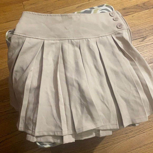 Pleated Skirt - Picture 2 of 6